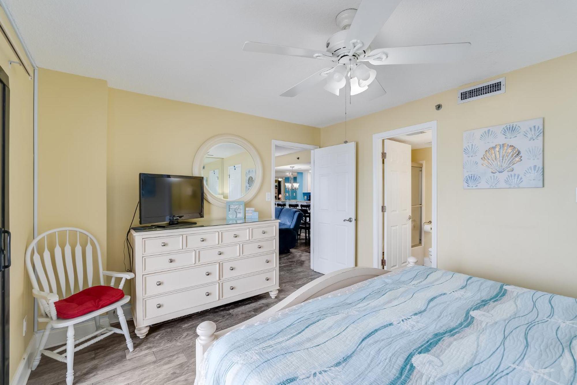 Apartment Commodore 605 3 Bedroom 3 Ba With 2 Beachfront Masters