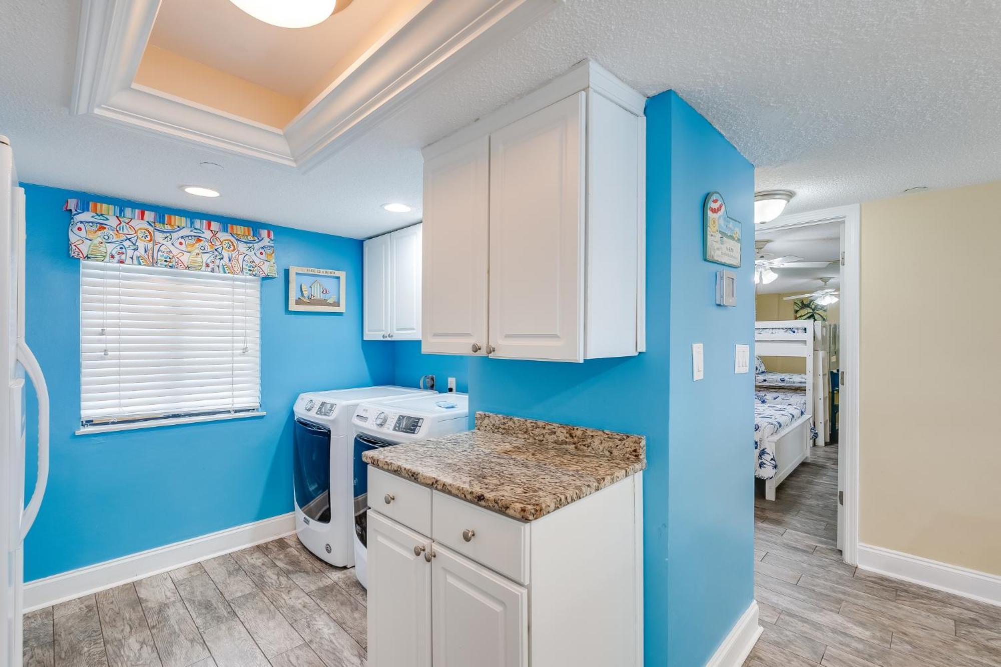Commodore 605 3 Bedroom 3 Ba With 2 Beachfront Masters Apartment